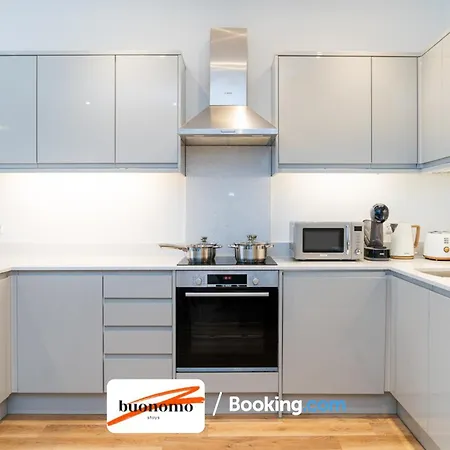 Two Bedroom Apartment At Buonomo Stays Short Lets & Serviced Accommodation Close To Wimbledon Tennis Courts London Exterior photo