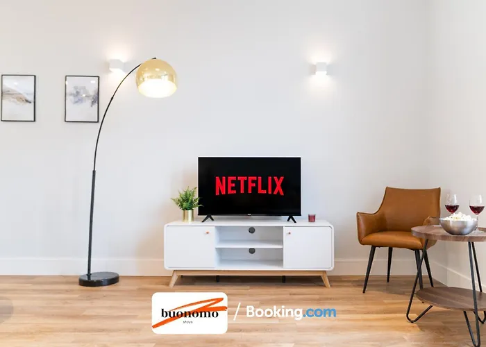 Two Bedroom Apartment At Buonomo Stays Short Lets & Serviced Accommodation Close To Wimbledon Tennis Courts